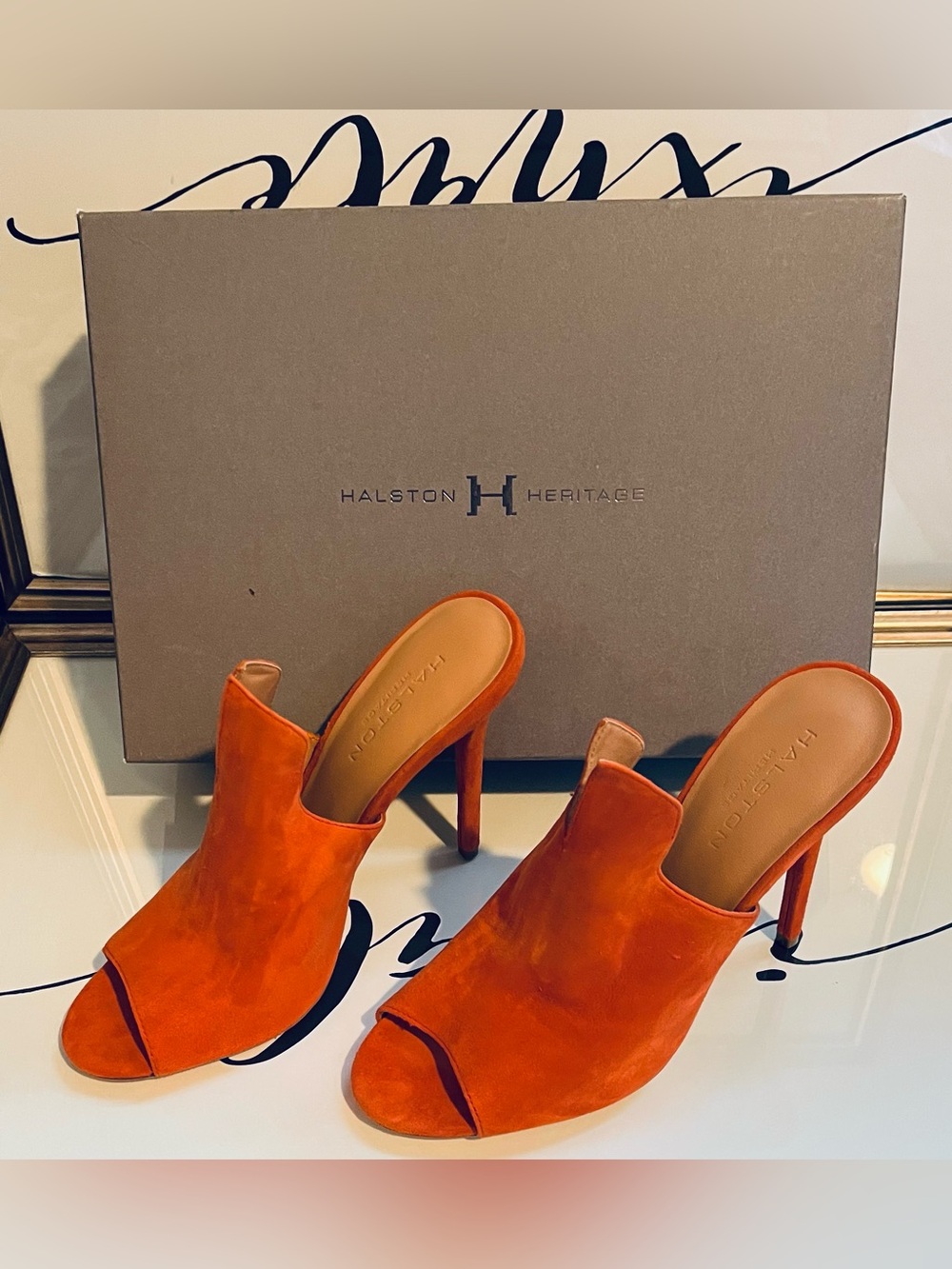 BNWT Halston Heritage Carmen Suede Pump 8.5